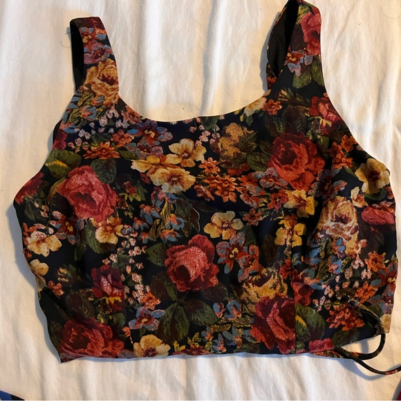 Double Zero Tops - Double zero floral crop top